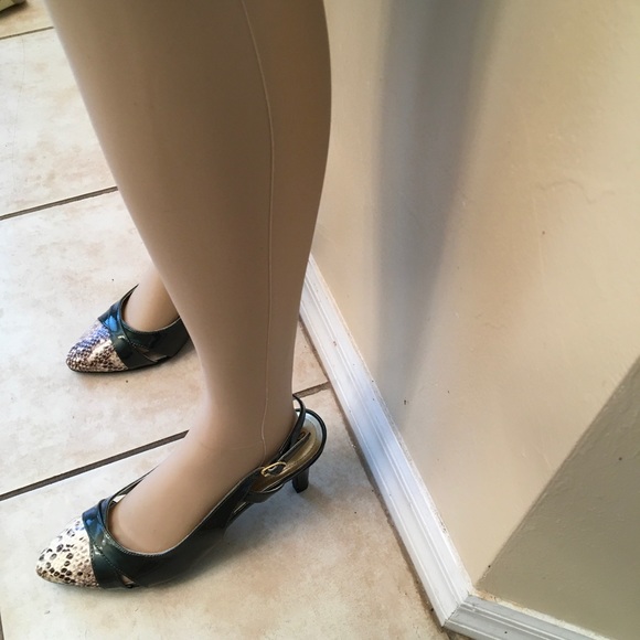 Hush Puppies Co Soft Style Green & Cream Sandal - Picture 6 of 11